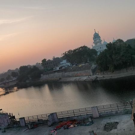 Kailash Kuti Guest House Ujjain Ngoại thất bức ảnh