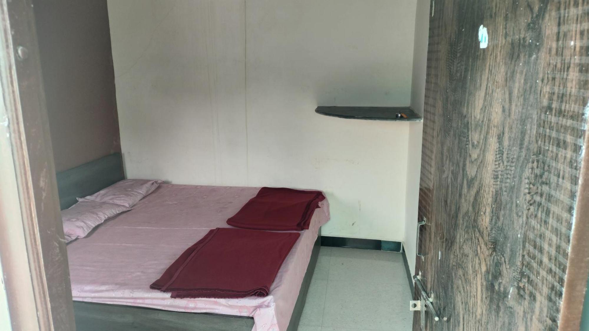 Kailash Kuti Guest House Ujjain Ngoại thất bức ảnh