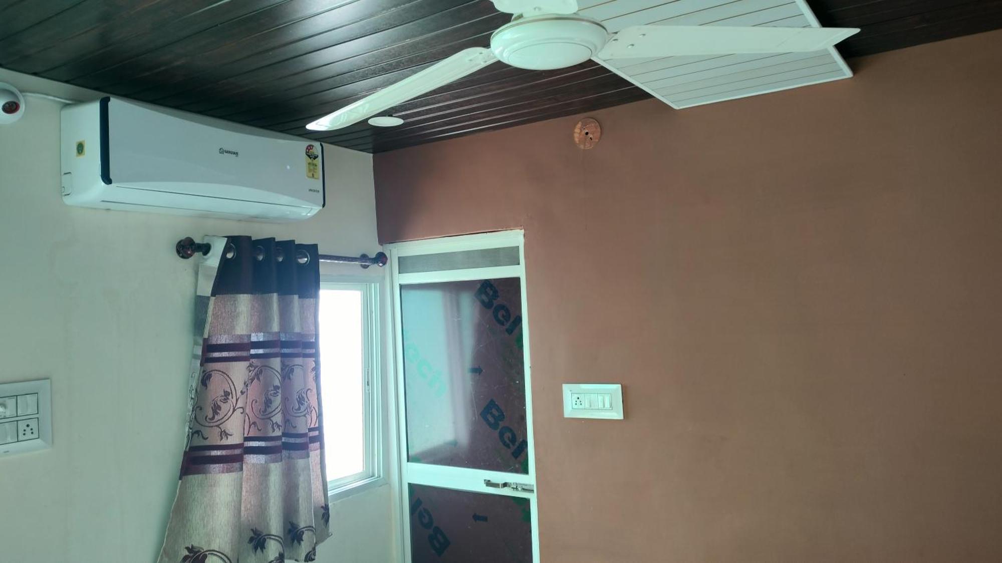 Kailash Kuti Guest House Ujjain Phòng bức ảnh